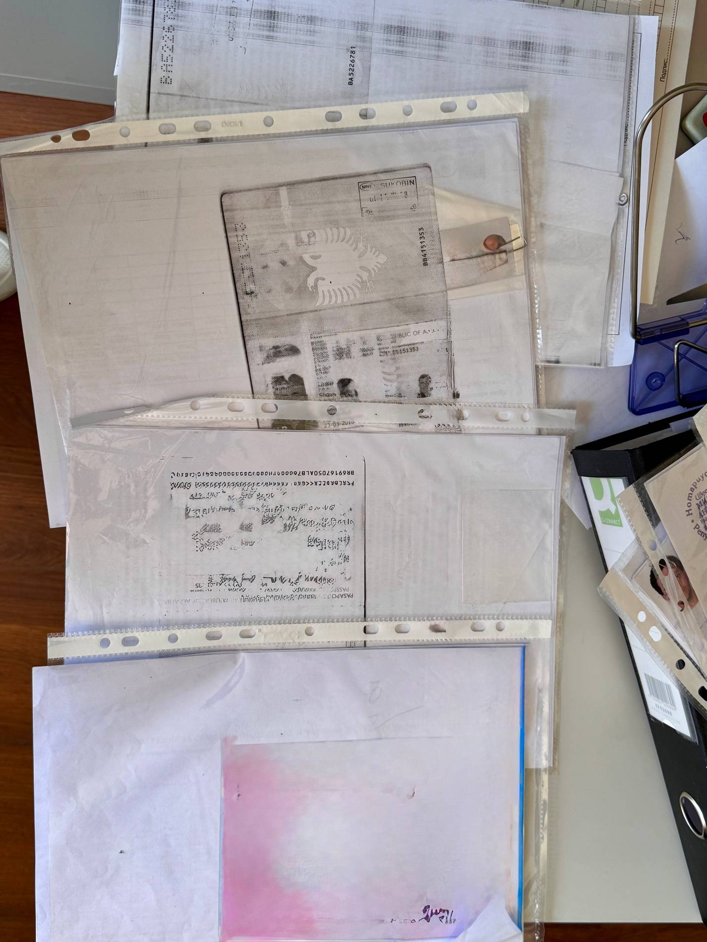Документи в дома на Явор Хайтов, свързани с предоставяне на българско гражданство